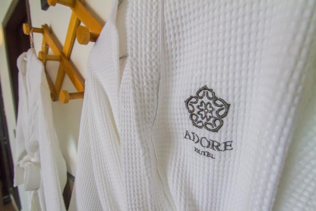 Adore Riverside Hotel Phnom Penh Exterior photo